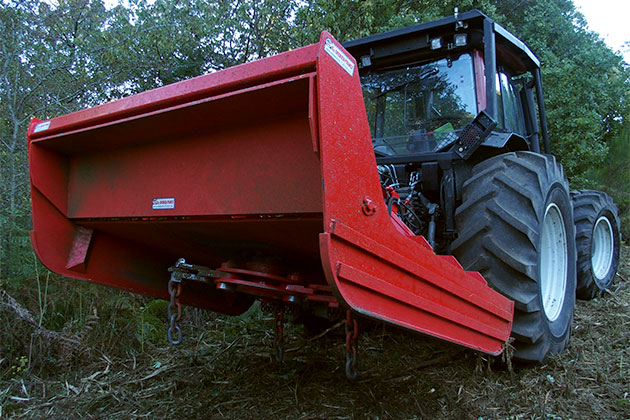 Débrousailleur forestier à axe vertical BTP